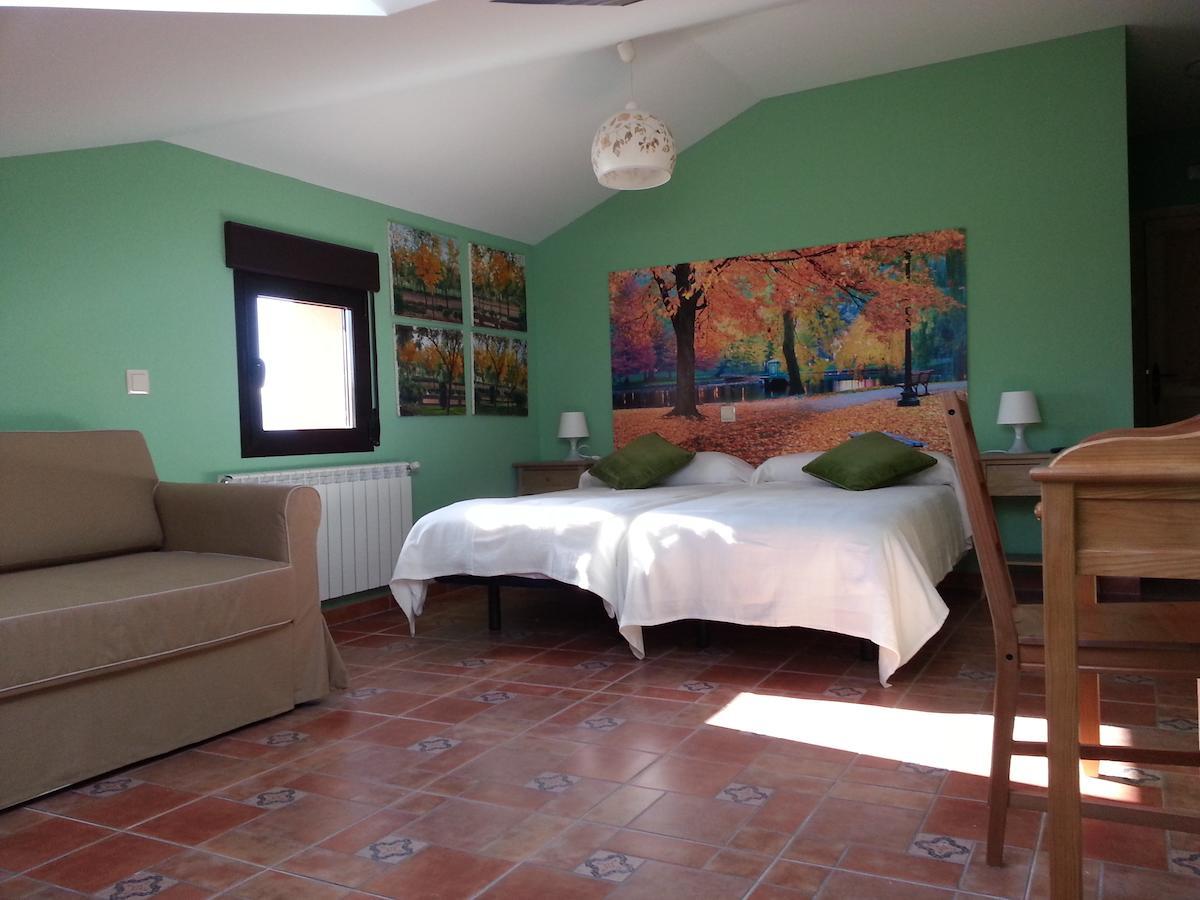 Hotel Rural La Casa Del Tio Telesforo Trescasas Ruang foto